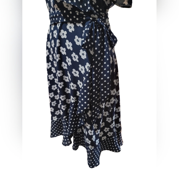 Review Womens Size 8 Navy Blue & White Floral & Polka Dot Ruffled Midi Dress - Picture 3 of 8
